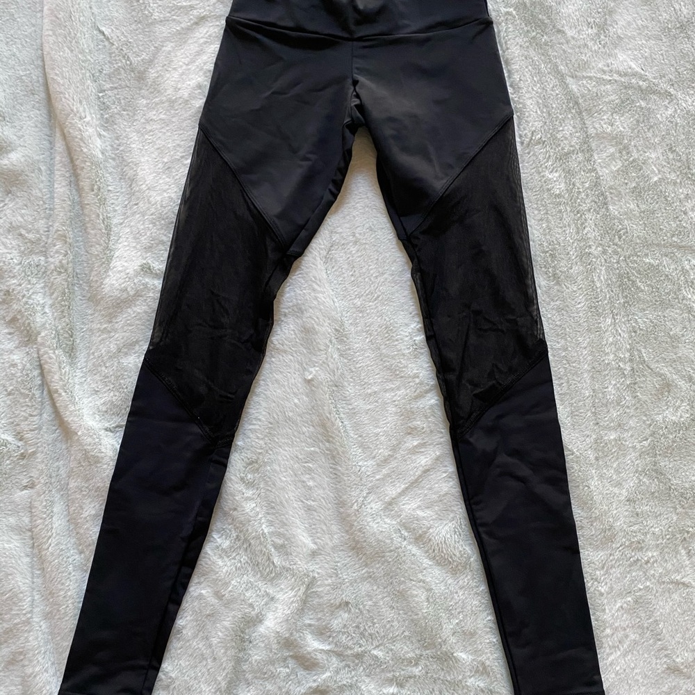 Black workout leggings